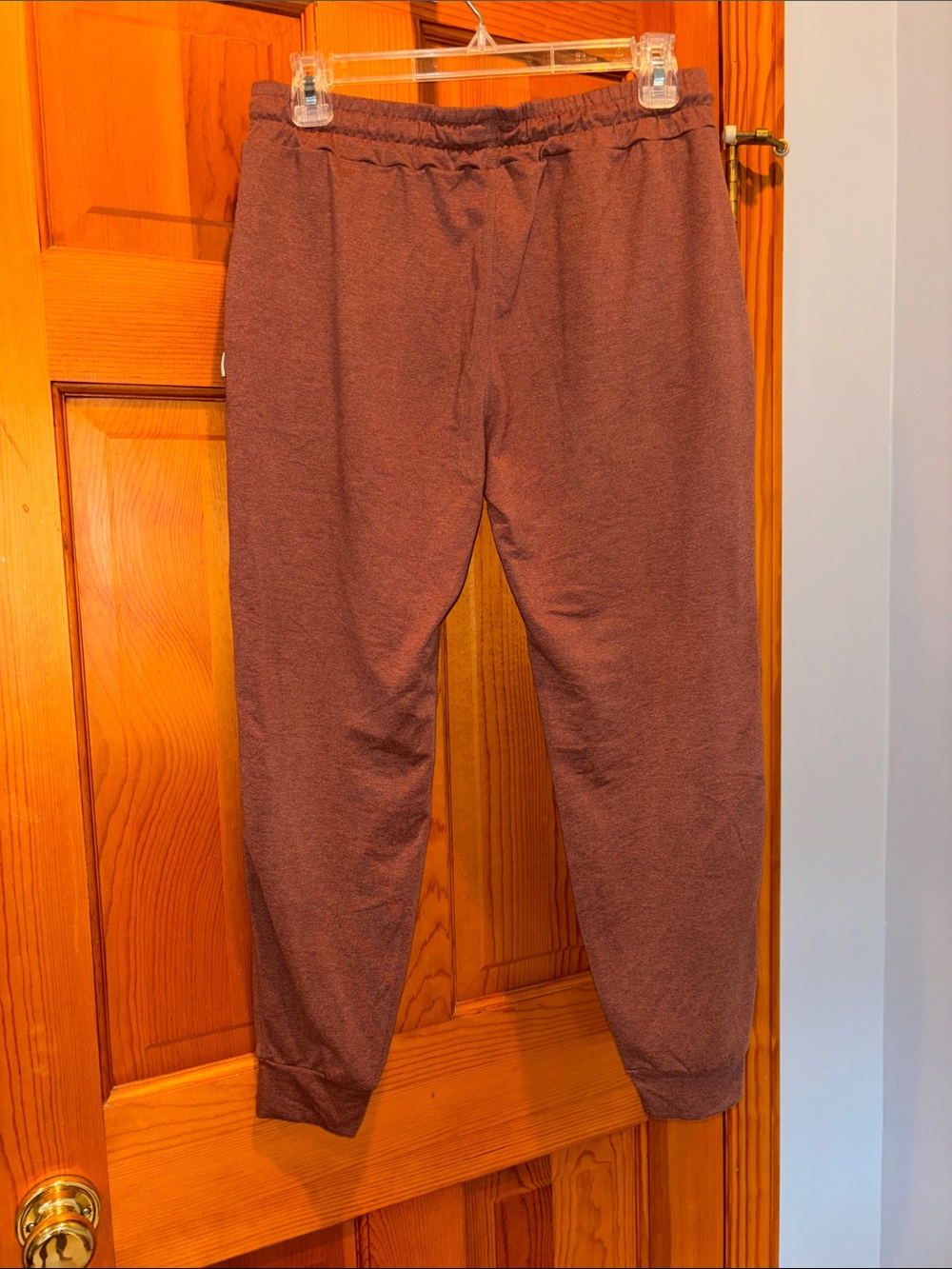 Vuori Women's Rust Red Performance Jogger in Dreamknit Lounge Pants Size Small - Picture 4 of 6
